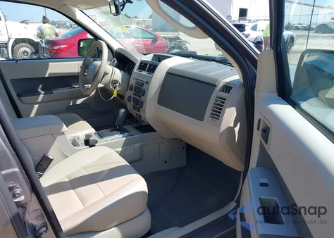 2011 Ford Escape Xlt from USA, damaged, VIN 1FMCU9DG0BKB70083